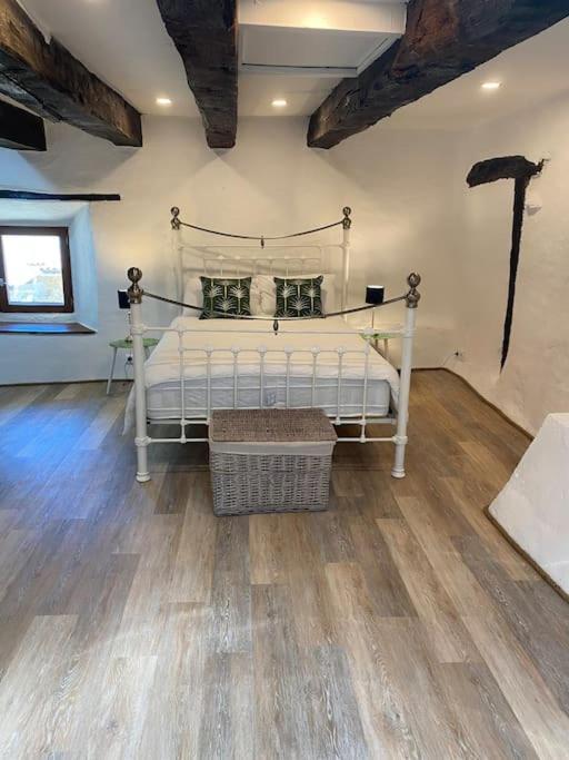Spacious 1 Bed Home With Shared Pool Champagnac-la-Rivière Exterior foto