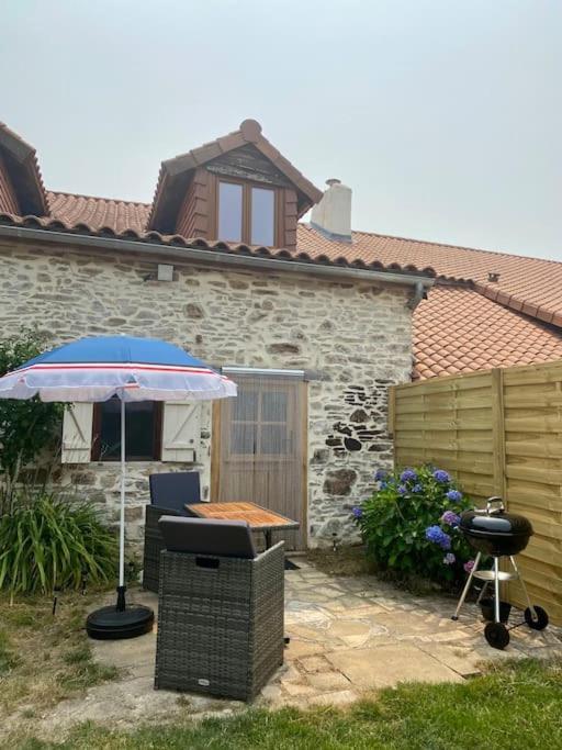 Spacious 1 Bed Home With Shared Pool Champagnac-la-Rivière Exterior foto